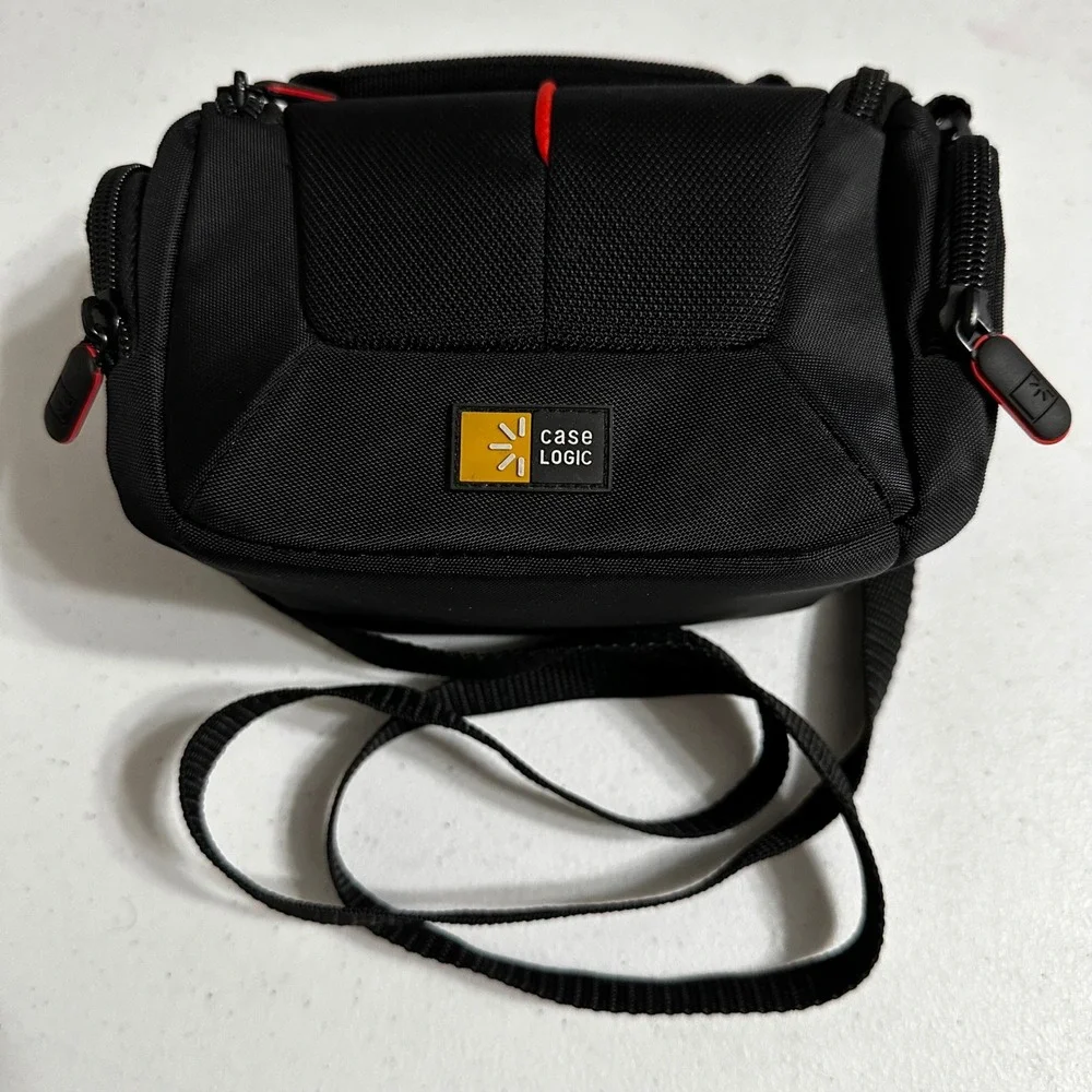 Case Logic Black Compact Camera Bag Padded Digital Camcorder‎ Case Strap Pockets